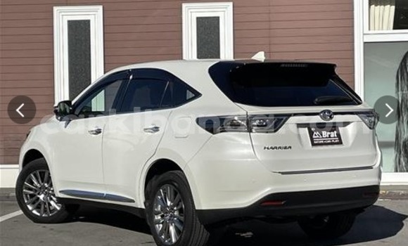 Acheter Neuf Voiture Toyota Harrier Blanc à Kampala, Ouganda Acheter Neuf Voiture Toyota Harrier Blanc à Kampala, Ouganda