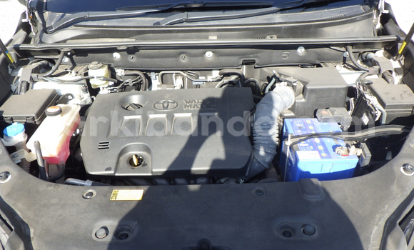 Acheter Neuf Voiture Toyota Harrier Blanc à Kampala, Ouganda Acheter Neuf Voiture Toyota Harrier Blanc à Kampala, Ouganda