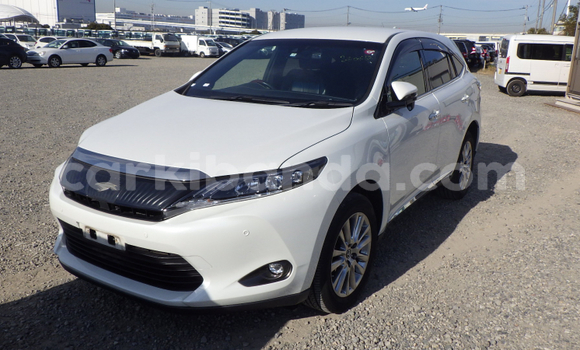 Acheter Neuf Voiture Toyota Harrier Blanc à Kampala, Ouganda Acheter Neuf Voiture Toyota Harrier Blanc à Kampala, Ouganda