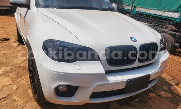 Nunua Ilio tumika BMW X5 Nyeupe Gari ndani ya Bugiri nchini Mashariki Nunua Ilio tumika BMW X5 Nyeupe Gari ndani ya Bugiri nchini Mashariki