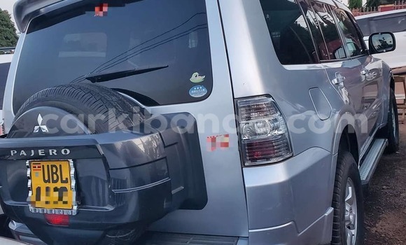 Gura Yakoze Mitsubishi Pajero Black Imodoka i Bugiri mu Eastern Gura Yakoze Mitsubishi Pajero Black Imodoka i Bugiri mu Eastern