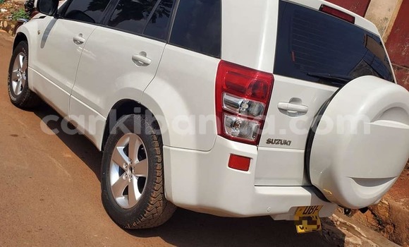 Acheter Occasion Voiture Suzuki Grand Vitara Blanc à Arua, Ouganda Acheter Occasion Voiture Suzuki Grand Vitara Blanc à Arua, Ouganda
