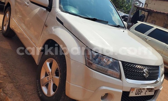 Acheter Occasion Voiture Suzuki Grand Vitara Blanc à Arua, Ouganda Acheter Occasion Voiture Suzuki Grand Vitara Blanc à Arua, Ouganda