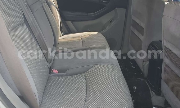 Gura Yakoze Toyota Surf White Imodoka i Busembatia mu Eastern Gura Yakoze Toyota Surf White Imodoka i Busembatia mu Eastern