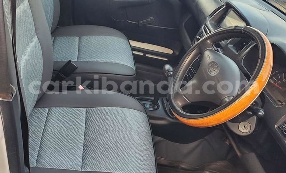 Gura Yakoze Toyota Probox White Imodoka i Bugiri mu Eastern Gura Yakoze Toyota Probox White Imodoka i Bugiri mu Eastern