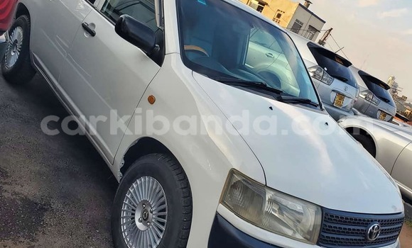 Gura Yakoze Toyota Probox White Imodoka i Bugiri mu Eastern Gura Yakoze Toyota Probox White Imodoka i Bugiri mu Eastern