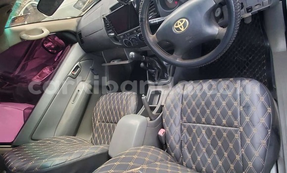 Gura Yakoze Toyota Hilux White Imodoka i Bugiri mu Eastern Gura Yakoze Toyota Hilux White Imodoka i Bugiri mu Eastern