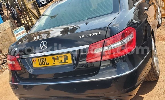 Gura Yakoze Mercedes‒Benz E–Class Black Imodoka i Bugiri mu Eastern Gura Yakoze Mercedes‒Benz E–Class Black Imodoka i Bugiri mu Eastern