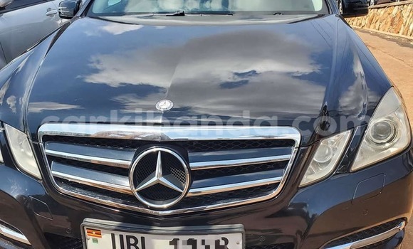 Gura Yakoze Mercedes‒Benz E–Class Black Imodoka i Bugiri mu Eastern Gura Yakoze Mercedes‒Benz E–Class Black Imodoka i Bugiri mu Eastern