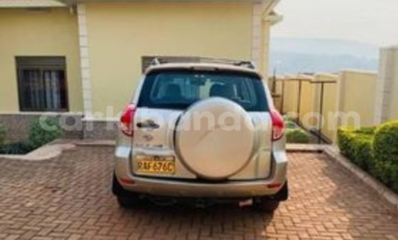 Nunua Ilio tumika Toyota RAV4 Nyingine Gari ndani ya Kampala nchini Uganda Nunua Ilio tumika Toyota RAV4 Nyingine Gari ndani ya Kampala nchini Uganda