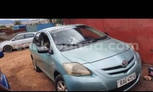 Nunua Ilio tumika Toyota Yaris Nyingine Gari ndani ya Kampala nchini Uganda Nunua Ilio tumika Toyota Yaris Nyingine Gari ndani ya Kampala nchini Uganda