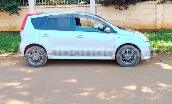 Acheter Occasion Voiture Nissan Note Gris à Entebbe, Ouganda