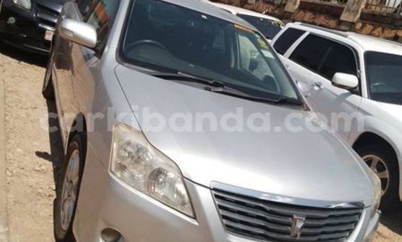 Nunua Ilio tumika Toyota Premio Fedha Gari ndani ya Kampala nchini Uganda