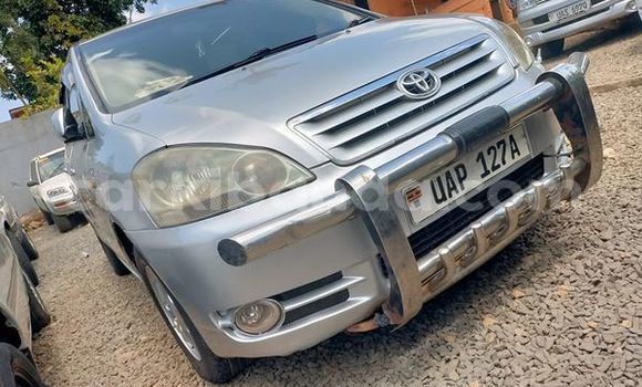 Nunua Ilio tumika Toyota Picnic Fedha Gari ndani ya Kampala nchini Uganda