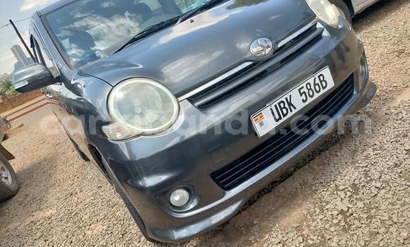 Acheter Occasion Voiture Toyota Sienta Marron à Kampala, Ouganda Acheter Occasion Voiture Toyota Sienta Marron à Kampala, Ouganda