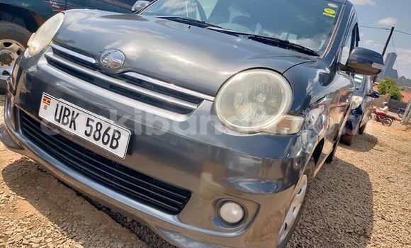 Acheter Occasion Voiture Toyota Sienta Marron à Kampala, Ouganda Acheter Occasion Voiture Toyota Sienta Marron à Kampala, Ouganda