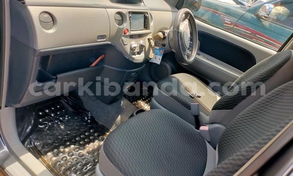 Acheter Occasion Voiture Toyota Sienta Marron à Kampala, Ouganda Acheter Occasion Voiture Toyota Sienta Marron à Kampala, Ouganda