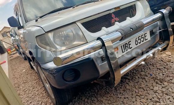 Nunua Ilio tumika Mitsubishi Pajero iO Fedha Gari ndani ya Kampala nchini Uganda