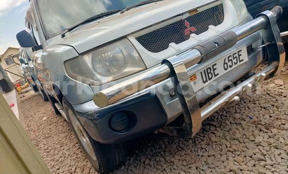 Acheter Occasion Voiture Mitsubishi Pajero iO Gris à Kampala, Ouganda Acheter Occasion Voiture Mitsubishi Pajero iO Gris à Kampala, Ouganda
