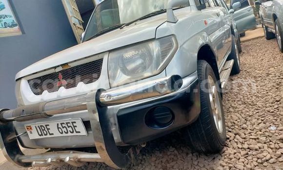 Acheter Occasion Voiture Mitsubishi Pajero iO Gris à Kampala, Ouganda Acheter Occasion Voiture Mitsubishi Pajero iO Gris à Kampala, Ouganda