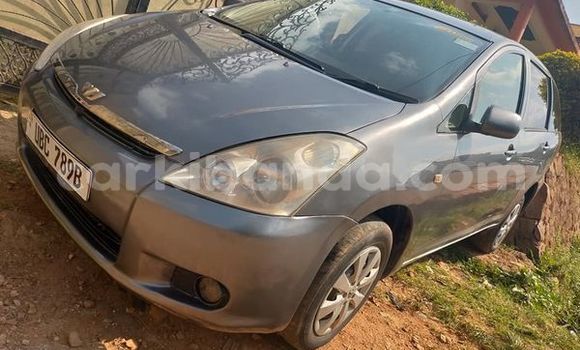 Acheter Occasion Voiture Toyota Wish Marron à Kampala, Ouganda Acheter Occasion Voiture Toyota Wish Marron à Kampala, Ouganda