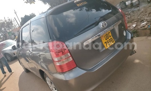 Acheter Occasion Voiture Toyota Wish Marron à Kampala, Ouganda Acheter Occasion Voiture Toyota Wish Marron à Kampala, Ouganda