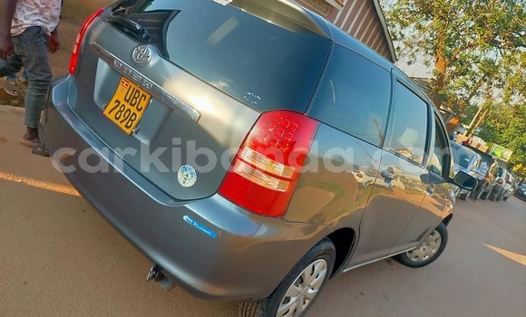 Acheter Occasion Voiture Toyota Wish Marron à Kampala, Ouganda Acheter Occasion Voiture Toyota Wish Marron à Kampala, Ouganda