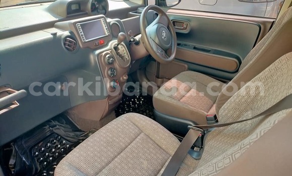 Acheter Occasion Voiture Toyota Spade Gris à Kampala, Ouganda Acheter Occasion Voiture Toyota Spade Gris à Kampala, Ouganda