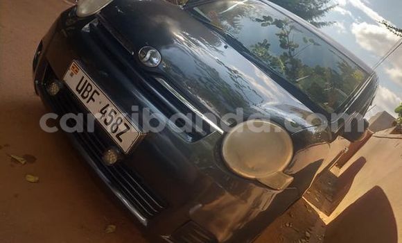 Acheter Occasion Voiture Toyota Sienta Noir à Kampala, Ouganda Acheter Occasion Voiture Toyota Sienta Noir à Kampala, Ouganda