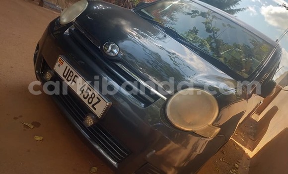 Acheter Occasion Voiture Toyota Sienta Noir à Kampala, Ouganda Acheter Occasion Voiture Toyota Sienta Noir à Kampala, Ouganda