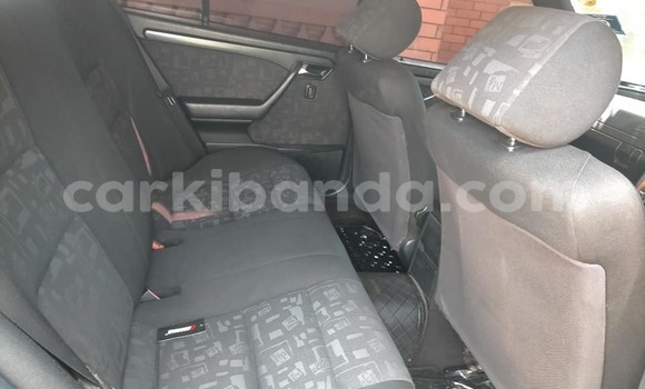 Acheter Occasion Voiture Mercedes-Benz C-Classe Vert à Kampala, Ouganda Acheter Occasion Voiture Mercedes-Benz C-Classe Vert à Kampala, Ouganda