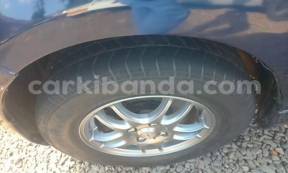 Acheter Occasion Voiture Toyota Vitz Bleu à Kampala, Ouganda Acheter Occasion Voiture Toyota Vitz Bleu à Kampala, Ouganda