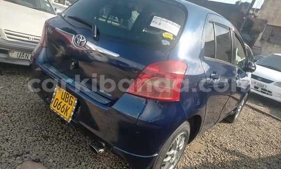 Acheter Occasion Voiture Toyota Vitz Bleu à Kampala, Ouganda Acheter Occasion Voiture Toyota Vitz Bleu à Kampala, Ouganda