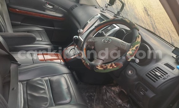 Acheter Occasion Voiture Toyota Harrier Noir à Kampala, Ouganda Acheter Occasion Voiture Toyota Harrier Noir à Kampala, Ouganda