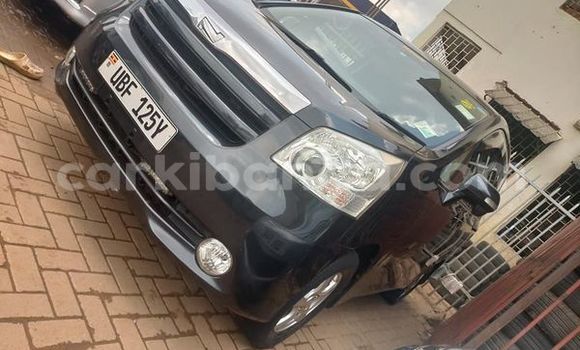 Acheter Occasion Voiture Toyota Noah Noir à Kampala, Ouganda Acheter Occasion Voiture Toyota Noah Noir à Kampala, Ouganda