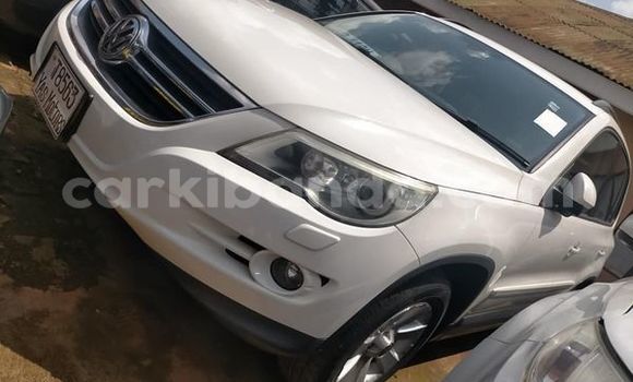 Acheter Occasion Voiture Volkswagen Tiguan Blanc à Kampala, Ouganda Acheter Occasion Voiture Volkswagen Tiguan Blanc à Kampala, Ouganda