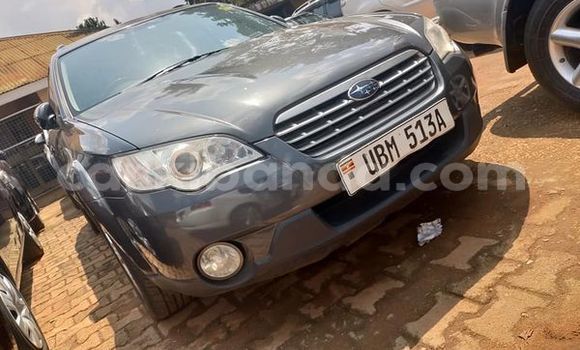 Gura Yakoze Subaru Outback Black Imodoka i Kampala mu Uganda