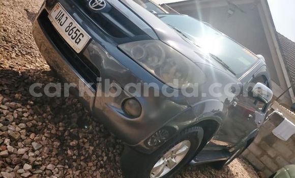 Acheter Occasion Voiture Toyota Fortuner Beige à Kampala, Ouganda Acheter Occasion Voiture Toyota Fortuner Beige à Kampala, Ouganda