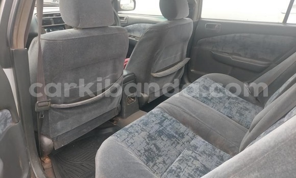 Acheter Occasion Voiture Toyota Premio Gris à Kampala, Ouganda Acheter Occasion Voiture Toyota Premio Gris à Kampala, Ouganda