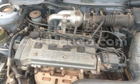 Acheter Occasion Voiture Toyota Starlet Gris à Kampala, Ouganda Acheter Occasion Voiture Toyota Starlet Gris à Kampala, Ouganda