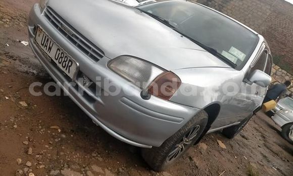 Acheter Occasion Voiture Toyota Starlet Gris à Kampala, Ouganda Acheter Occasion Voiture Toyota Starlet Gris à Kampala, Ouganda