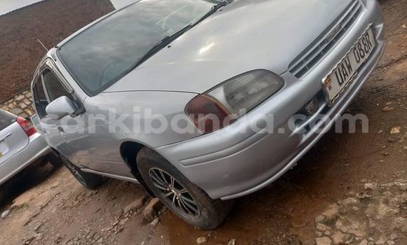Acheter Occasion Voiture Toyota Starlet Gris à Kampala, Ouganda Acheter Occasion Voiture Toyota Starlet Gris à Kampala, Ouganda