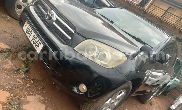 Gura Yakoze Toyota RAV4 Black Imodoka i Kampala mu Uganda