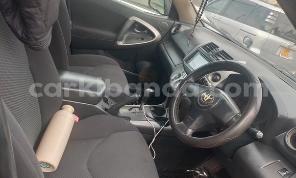 Acheter Occasion Voiture Toyota RAV4 Noir à Kampala, Ouganda Acheter Occasion Voiture Toyota RAV4 Noir à Kampala, Ouganda