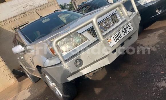 Acheter Occasion Voiture Nissan X–Trail Gris à Kampala, Ouganda Acheter Occasion Voiture Nissan X–Trail Gris à Kampala, Ouganda