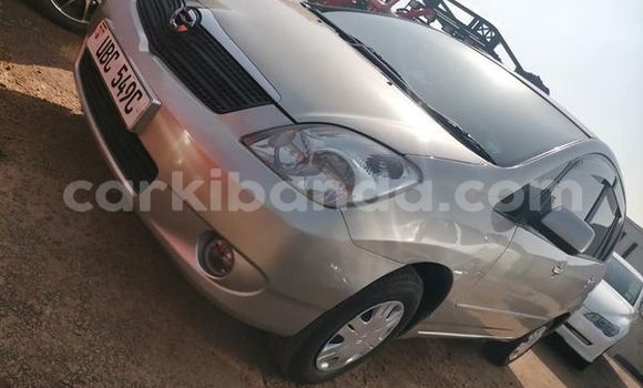 Acheter Occasion Voiture Toyota Spacio Gris à Kampala, Ouganda Acheter Occasion Voiture Toyota Spacio Gris à Kampala, Ouganda