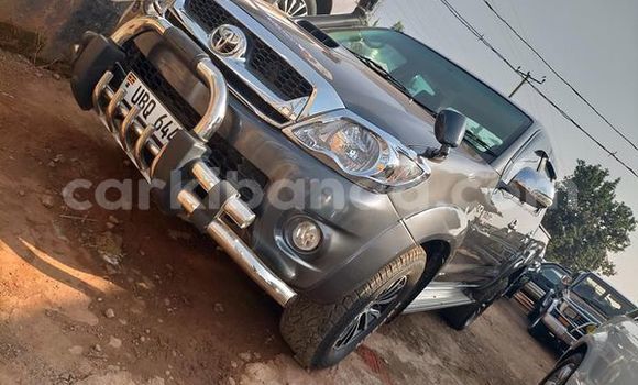 Acheter Occasion Voiture Toyota Hiluxe VIGO Beige à Kampala, Ouganda Acheter Occasion Voiture Toyota Hiluxe VIGO Beige à Kampala, Ouganda
