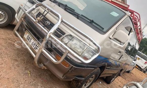 Acheter Occasion Voiture Toyota Hiace Marron à Kampala, Ouganda Acheter Occasion Voiture Toyota Hiace Marron à Kampala, Ouganda