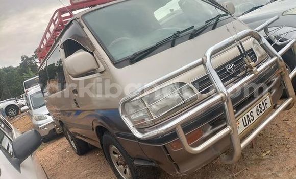 Acheter Occasion Voiture Toyota Hiace Marron à Kampala, Ouganda Acheter Occasion Voiture Toyota Hiace Marron à Kampala, Ouganda