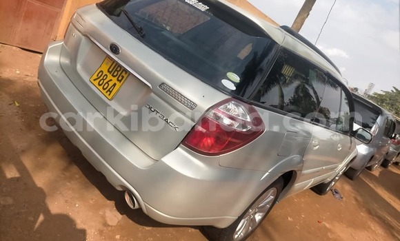 Acheter Occasion Voiture Subaru Outback Gris à Kampala, Ouganda Acheter Occasion Voiture Subaru Outback Gris à Kampala, Ouganda